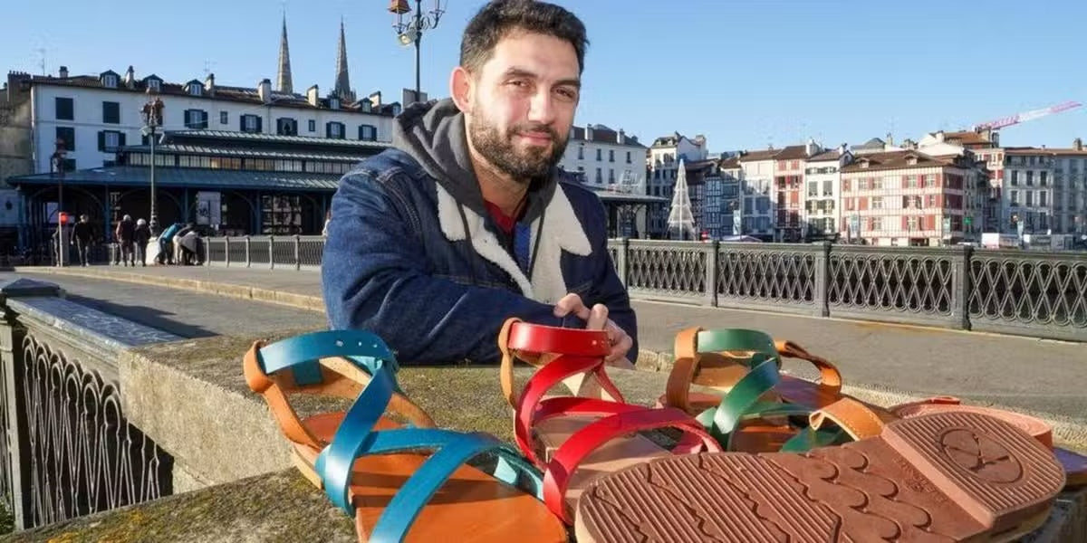 Nicolas Ferreira de Sousa et ses sandales (Sud Ouest)